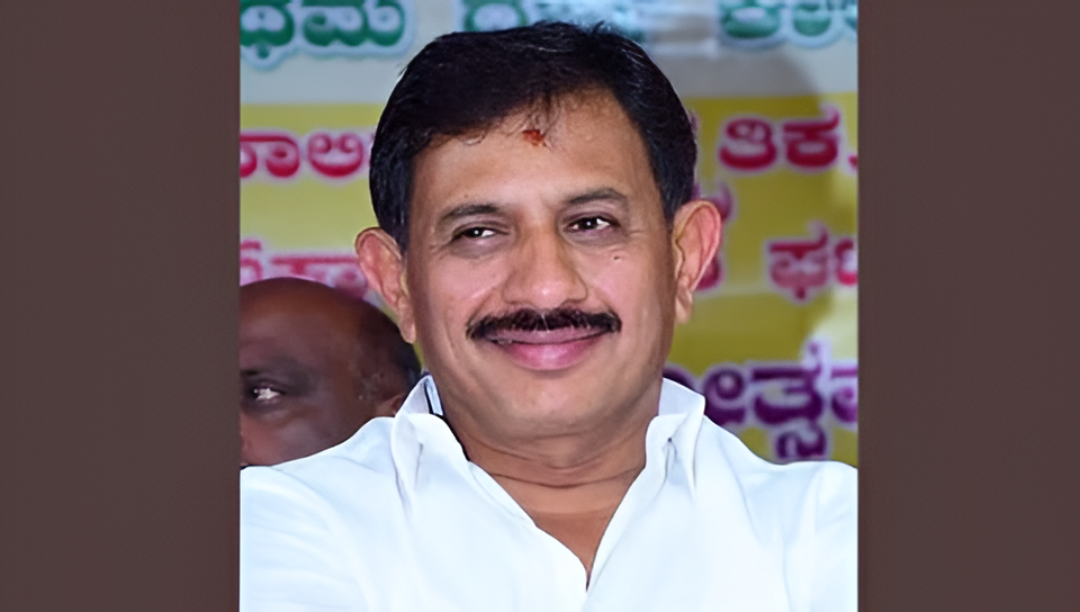 ಶಾಸಕ H.Bಬಾಲಕೃಷ್ಣ ಎಚ್ಚರಿಕೆ: “ಜನ ಚಪ್ಪಲಿಯಲ್ಲಿ ಹೊಡೆಯುತ್ತಾರೆ”.