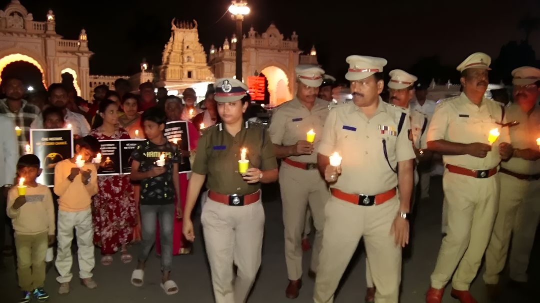 ಮೈಸೂರಿನಲ್ಲಿ ಭಾವುಕ ರಸ್ತೆ ಸುರಕ್ಷತಾ ಜಾಗೃತಿ ಕಾರ್ಯಕ್ರಮ.