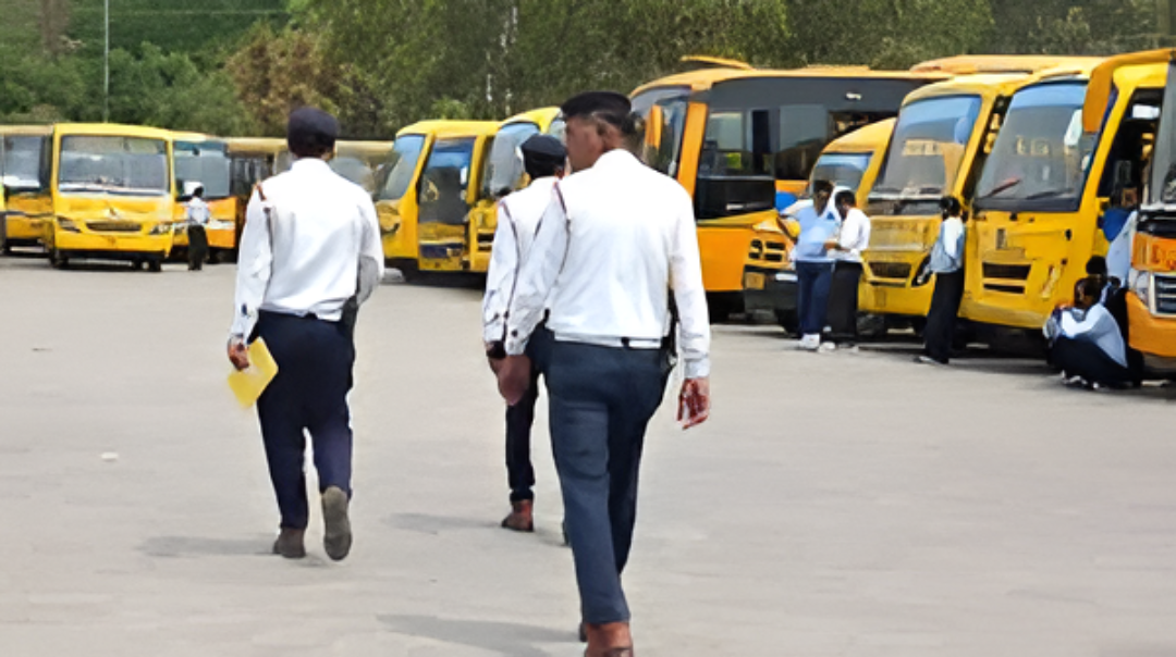 ಬೆಂಗಳೂರಿನಲ್ಲಿ ಶಾಲಾ ಬಸ್ ಚಾಲಕರ ತಪಾಸಣೆ.
