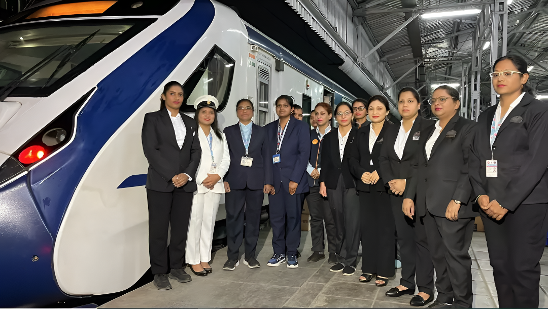 ರೈಲಿನಲ್ಲೇ ವಿದ್ಯಾರ್ಥಿಗಳು, ಲೋಕೋ ಪೈಲಟ್ ಜೊತೆ ಮೋದಿ ಸಂವಾದ.