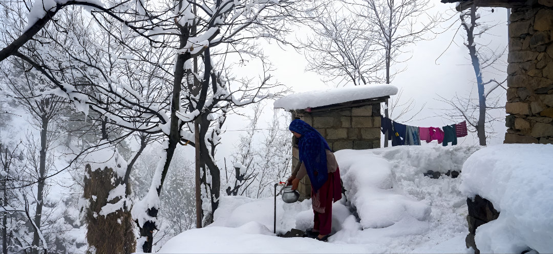77 ಗ್ರಾಮಗಳ ಸಂಪರ್ಕ ಕತ್ತರಿಸಿಕೊಂಡು ಪ್ರವಾಸಿಗರು ಸಂಕಷ್ಟ.