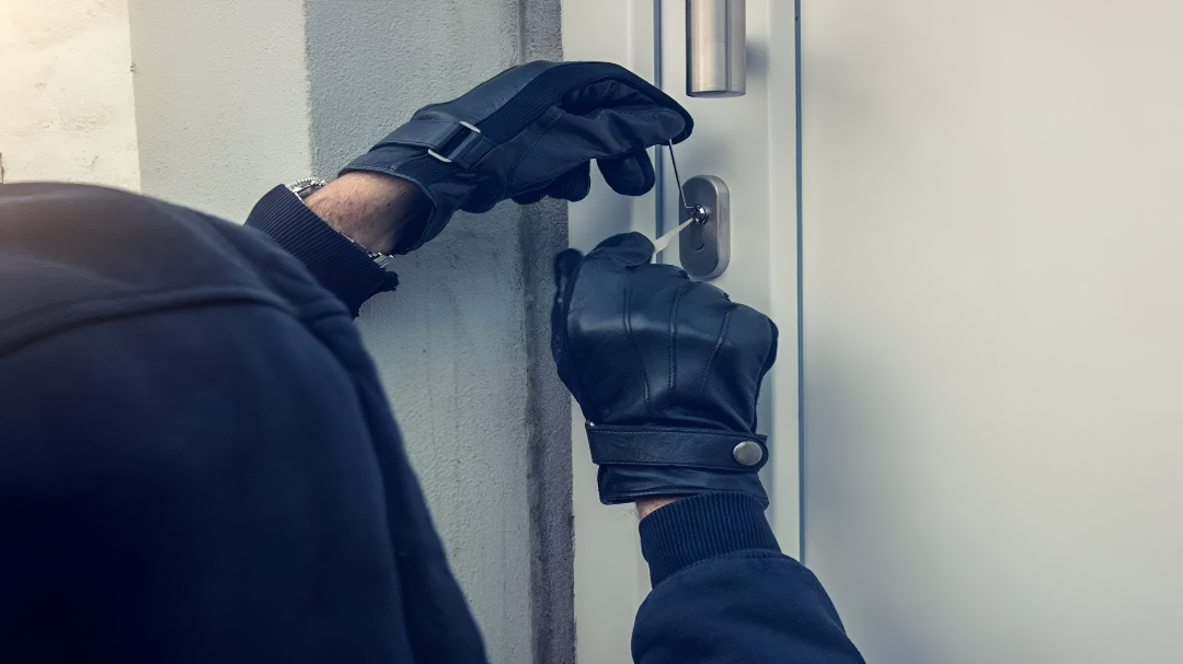 ಬೆಂಗಳೂರಿನಲ್ಲಿ ಅಮೆರಿಕಾ ದಂಪತಿ ಮನೆಯಲ್ಲಿ ಕಳ್ಳತನ.