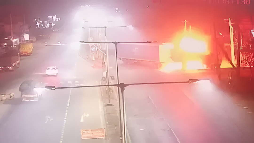 ಕಾಕಿನಾಡದಲ್ಲಿ ಭೀಕರ ರಸ್ತೆ ದುರಂತ.