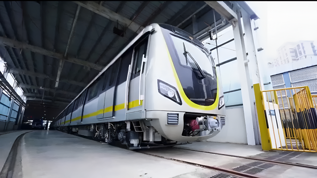 ಬೆಂಗಳೂರು ಯೆಲ್ಲೋ ಲೈನ್ ಡ್ರೈವರ್ಲೆಸ್ ಮೆಟ್ರೋ ಹಳಿ ತಪ್ಪಿದೆ.