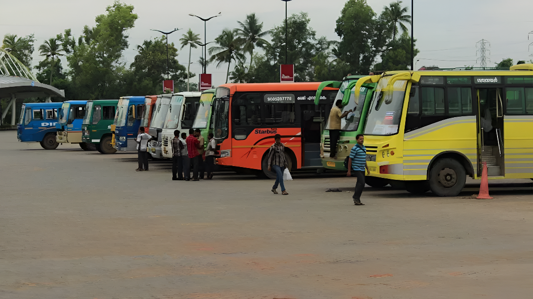 ಅಗ್ನಿದುರಂತಗಳ ಬಳಿಕ ಖಾಸಗಿ ಬಸ್ ಮಾಲೀಕರಿಗೆ ಸರ್ಕಾರದ ಖಡಕ್ ಎಚ್ಚರಿಕೆ.