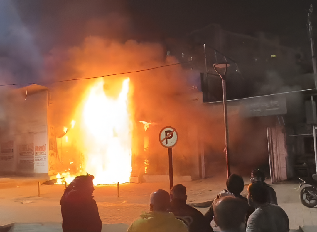 ವಿಜಯಪುರದಲ್ಲಿ ಭಾರೀ ಅಗ್ನಿ ಅವಘಡ.