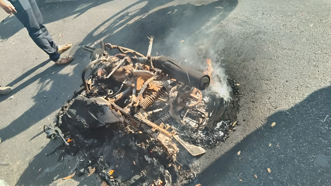 ಪ್ರತ್ಯೇಕ ರಸ್ತೆ ಅಪಘಾತಗಳಲ್ಲಿ ಮೂವರ ಸಾ*.