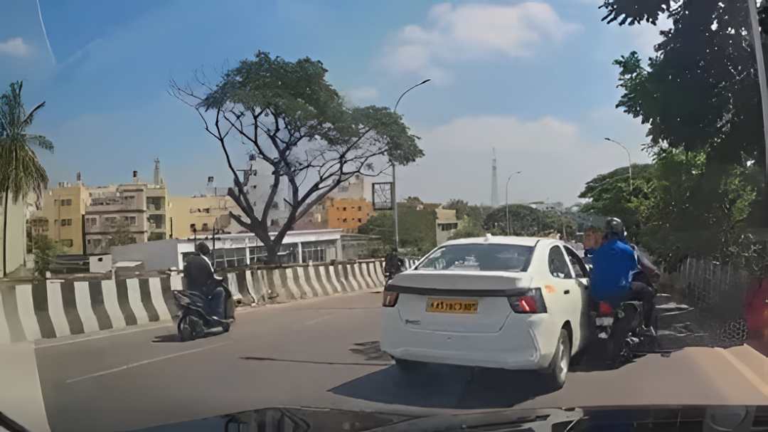 ಅಗರ ಫ್ಲೈಓವರ್ ಮೇಲೆ ಅತಿವೇಗದ ಡ್ರೈವಿಂಗ್‌ಗೆ ಬೆಚ್ಚಿಬಿದ್ದ ಬೆಂಗಳೂರು.