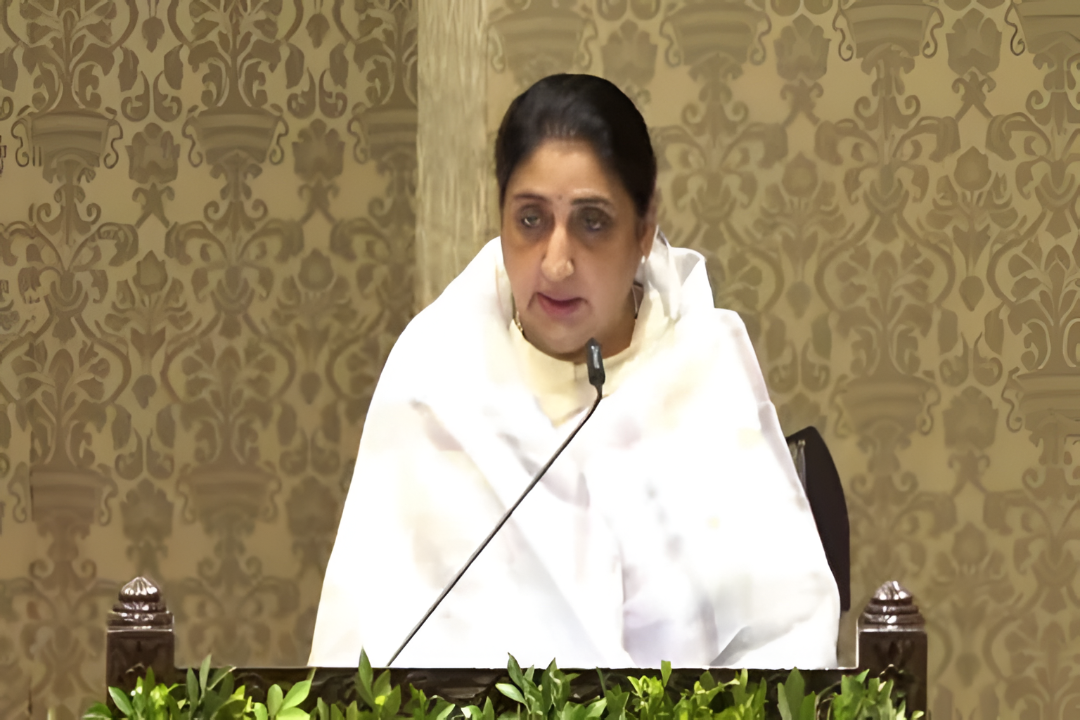 DCM ಆಗಿ ಪ್ರಮಾಣ ವಚನ; ಸುನೇತ್ರಾ ಪವಾರ್ ಭಾವುಕ .