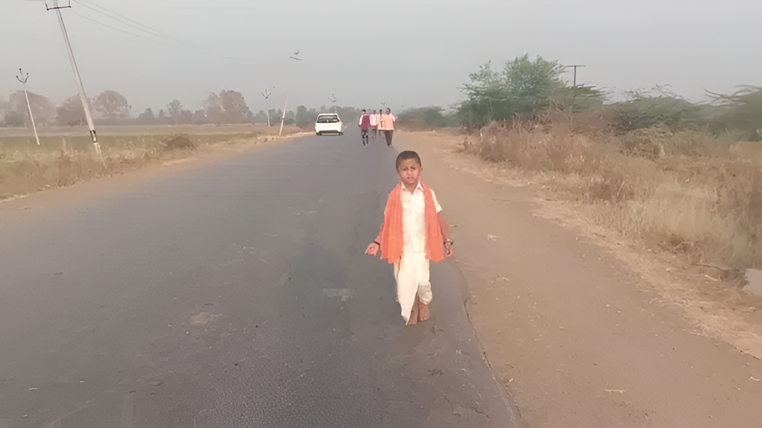 13 ಕಿಮೀ ಪಾದಯಾತ್ರೆ ಮಾಡಿದ 6 ವರ್ಷದ ಬಾಲಕ.