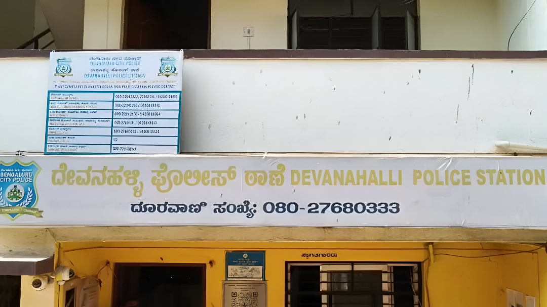 ಅಧಿಕಾರಿಗಳ ಸೋಗಿನಲ್ಲಿ ದರೋಡೆ.