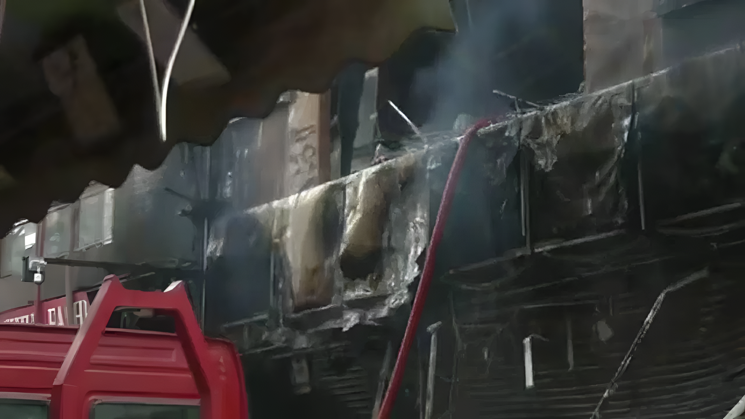 ದೆಹಲಿಯಲ್ಲಿ ಕಟ್ಟಡಕ್ಕೆ ಭೀಕರ ಬೆ*ಕಿ: 3 ಮಕ್ಕಳು ಸೇರಿ 6 ಜನ ಬಲಿ