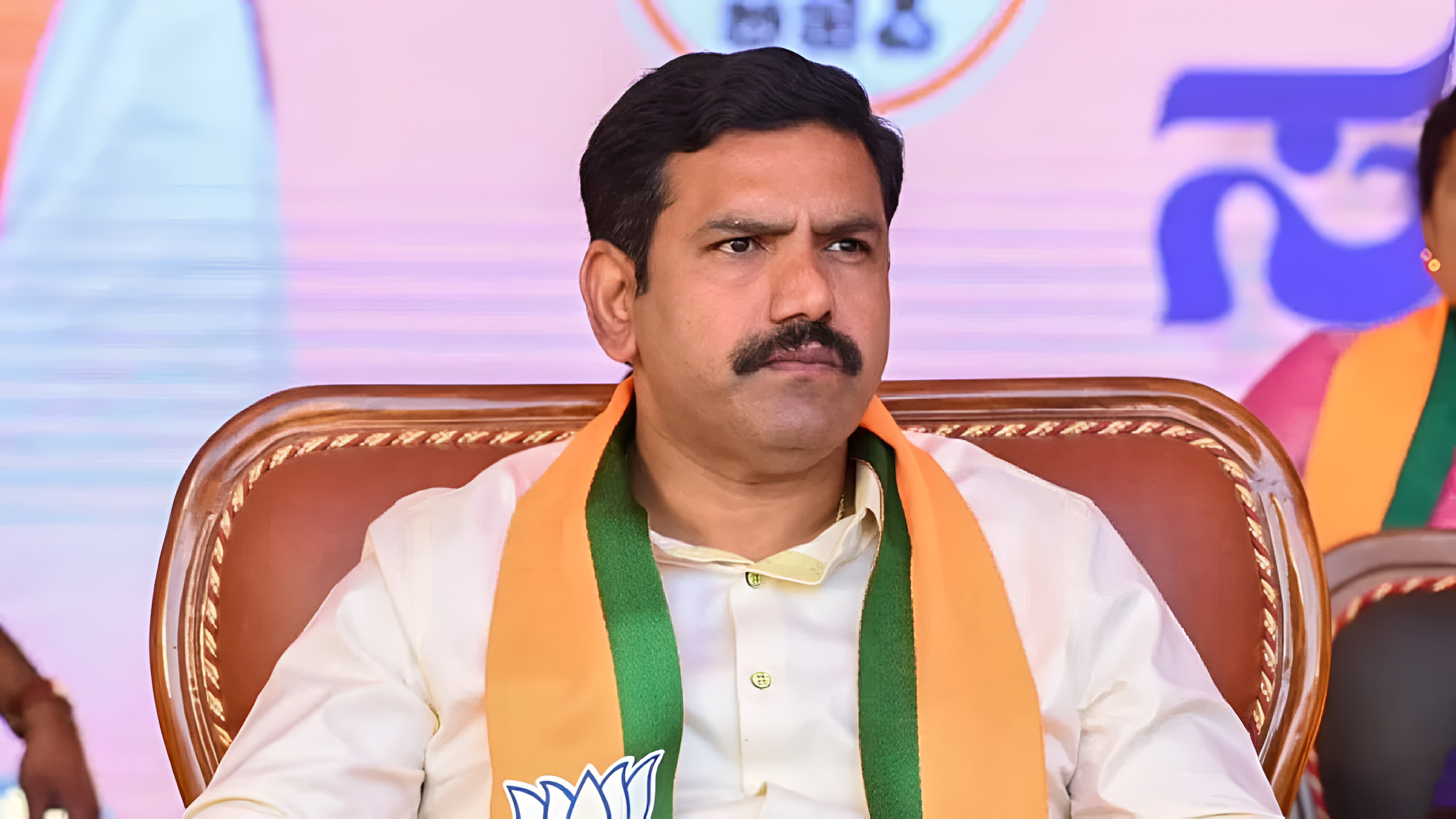 ದಾವಣಗೆರೆಗೆ ಆ ಸಚಿವರು ಗೋಣಿಚೀಲದಲ್ಲಿ ಹಣ ತರುತ್ತಾರೆ!