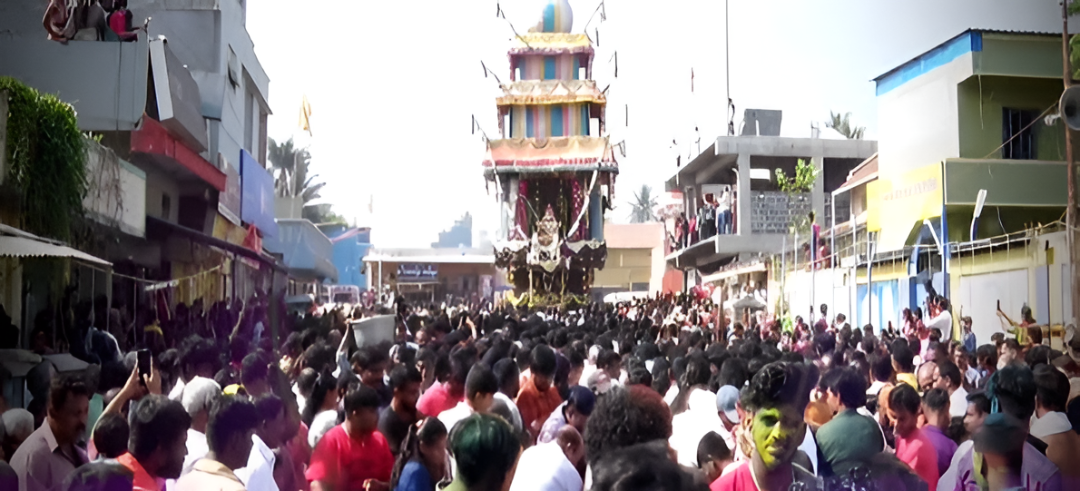 ಚಂದ್ರ ಗ್ರಹಣದ ದಿನ ಲಕ್ಸ್ಮೀನರಸಿಂಹ ಸ್ವಾಮಿ ರಥೋತ್ಸವ.