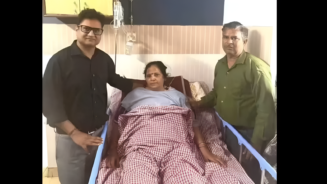 ಮೆದುಳು ನಿಷ್ಕ್ರಿಯ ಮಹಿಳೆ ರಸ್ತೆಗುಂಡಿ ಡಿಕ್ಕಿ ನಂತರ ಉಸಿರಿಟ್ಟರು.