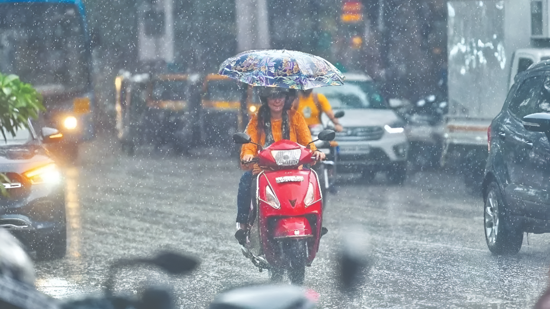 ಕರಾವಳಿಯಲ್ಲಿ ವರುಣನ ಅಬ್ಬರ, ಉತ್ತರ ಒಳನಾಡಲ್ಲಿ ಸುಡು ಬಿಸಿಲು.