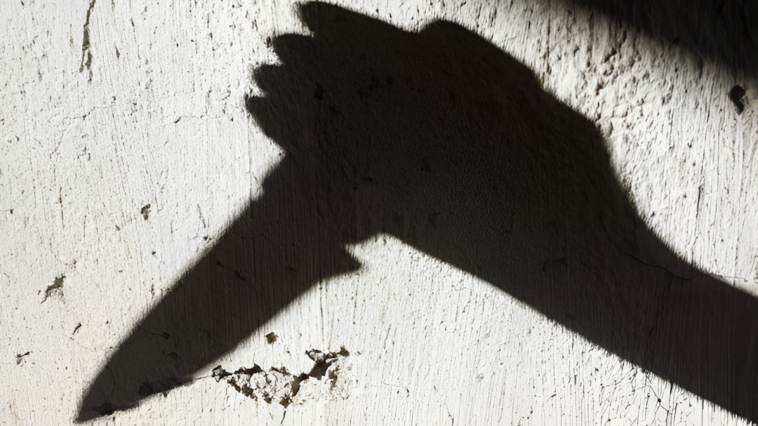 ಪ್ರೇಮ ಪ್ರಕರಣ ರಾಜಿ ಪಂಚಾಯಿತಿ ವೇಳೆ ಚಾಕು ಇರಿತ.