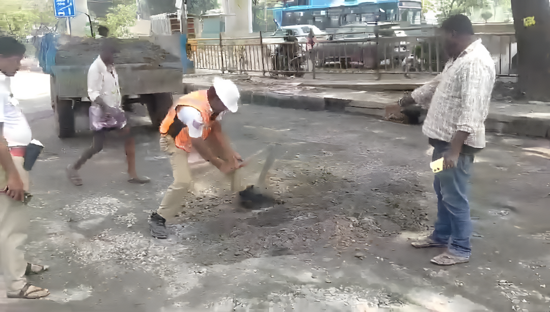 ಮಳೆಗಾಲ ಮುನ್ನ BBMP ಅಲರ್ಟ್: ರಸ್ತೆ-ಚರಂಡಿ ಪರಿಶೀಲನೆಗೆ ಸೂಚನೆ.