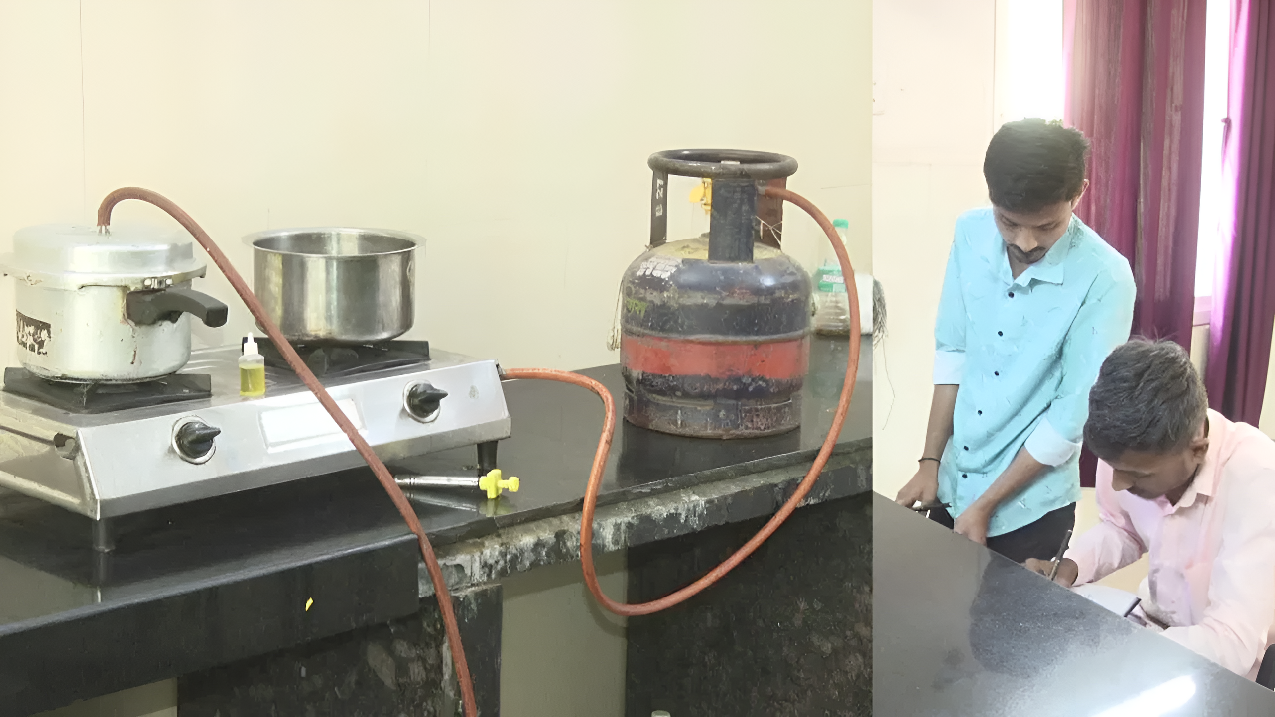 ಯುದ್ಧದ ಬಿಸಿ: ಗದಗ ಆಸ್ಪತ್ರೆಗಲ್ಲೂ ಇಂಧನ ಬಿಕ್ಕಟ್ಟು.