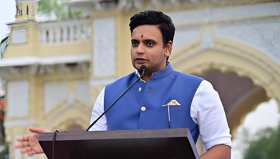 ಅಧಿಕಾರಿಗಳ ವಿರುದ್ಧ Yaduveer ಅಸಮಾಧಾನ.
