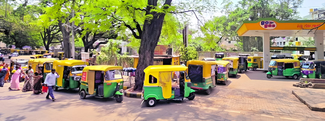 ಕರ್ನಾಟಕದಲ್ಲಿ ಆಟೋ ಗ್ಯಾಸ್ಸ್ ಸಂಕಷ್ಟ: ಬಂಕ್ ಮುಂದೆ ಕಿಲೋಮೀಟರ್ಗಟ್ಟಲೆ ಸಾಲು.