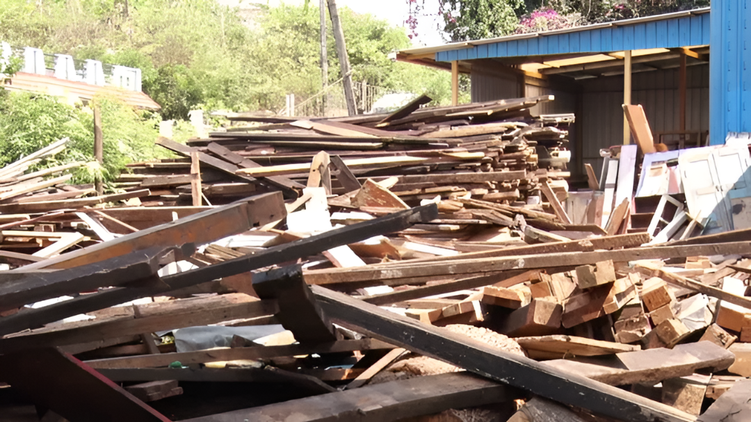 ಗ್ಯಾಸ್ ಕೊರತೆ ಪರಿಣಾಮ: ಕೊಡಗಿನಲ್ಲಿ ಸೌದೆ-ಇದ್ದಿಲಿಗೆ ಭಾರೀ ಬೇಡಿಕೆ.