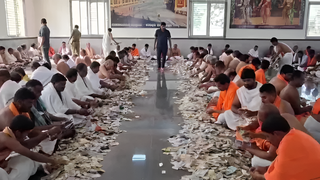 ಮಂತ್ರಾಲಯದಲ್ಲಿ ಭಕ್ತರ ಹರಿವು