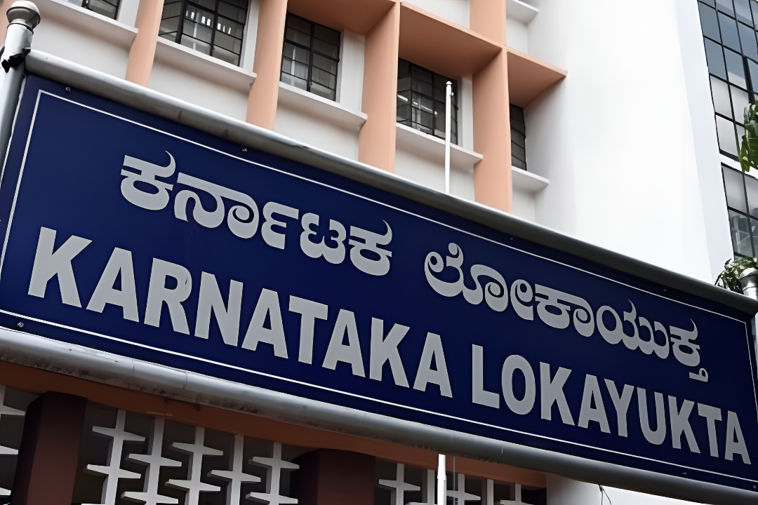 ಇನ್ಸ್ಪೆಕ್ಟರ್ ಬಳಿ ಲಂಚ ಸ್ವೀಕರಿಸುತ್ತಿದ್ದ SDA ಲೋಕಾಯುಕ್ತ ಬಲೆಗೆ.!