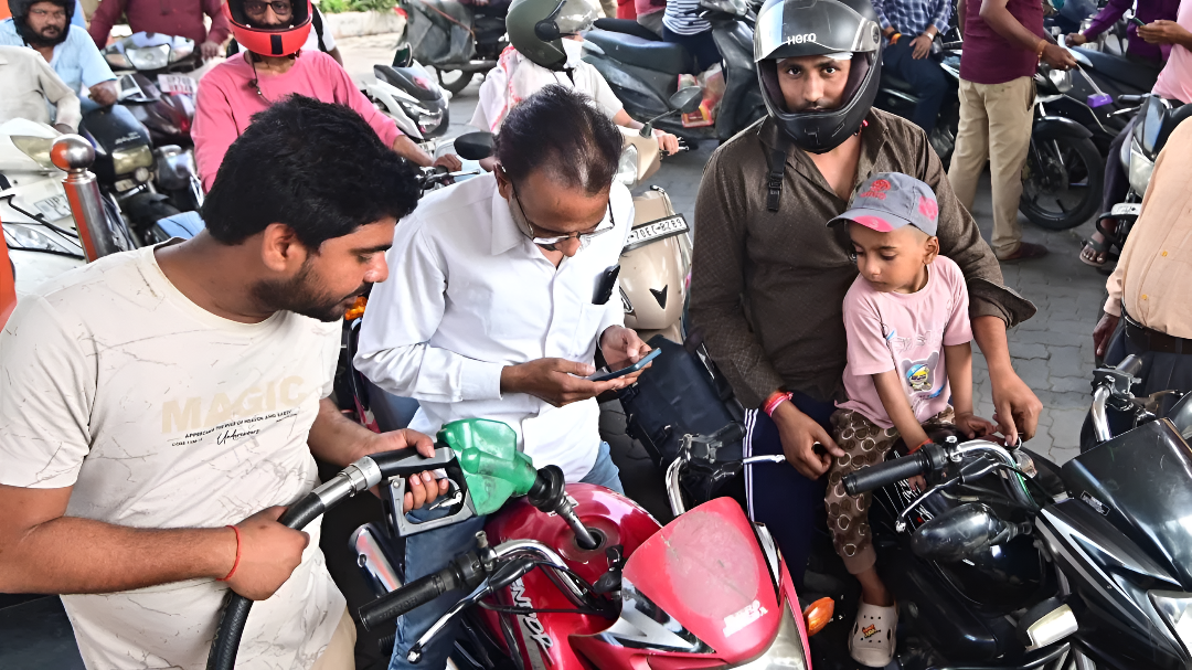 ಪ್ರೀಮಿಯಮ್ ಪೆಟ್ರೋಲ್, ಡೀಸಲ್ ಬೆಲೆಗೆ ಬಲವಾದ ಏರಿಕೆ.