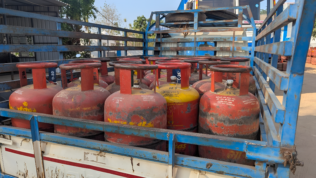 ಲಗ್ಗೆರೆ ರಾಜೀವ್ ನಗರದಲ್ಲಿ Cylinder ಸ್ಫೋಟ: ಮನೆ ಛಿದ್ರ ಛಿದ್ರ.