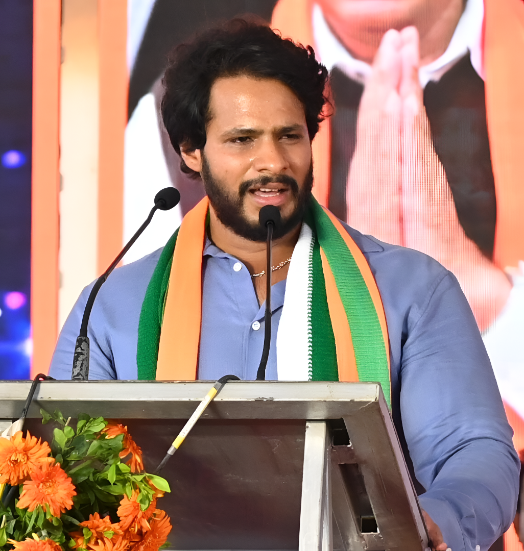 ಚುನಾವಣೆ ಸ್ಪರ್ಧೆ ಬಗ್ಗೆ Nikhil Kumaraswamy ಅಚ್ಚರಿ ಹೇಳಿಕೆ.!