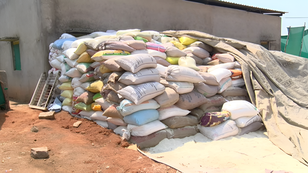 ಕೊಪ್ಪಳದಲ್ಲಿ ಅಕ್ರಮ ಅನ್ನಭಾಗ್ಯ ಅಕ್ಕಿ ದಂಧೆ ಭೇದ: ಟ್ರ್ಯಾಕ್ಟರ್ ವಶಕ್ಕೆ