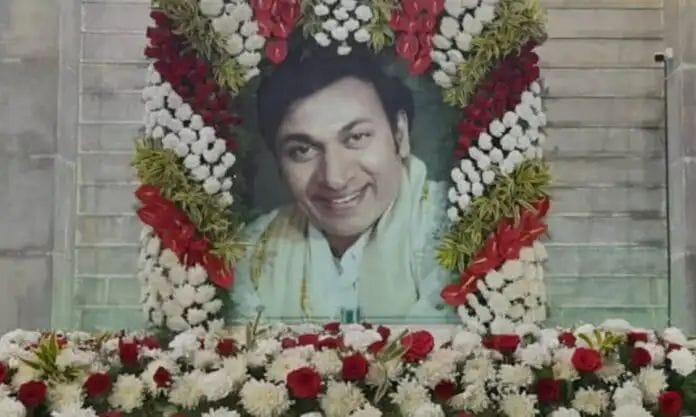 'ಅಣ್ಣಾವ್ರ' 97ನೇ ಜನ್ಮದಿನೋತ್ಸವ: ರಾಜ್ಯಾದ್ಯಂತ ಭಕ್ತಿಯ ನಮನ.