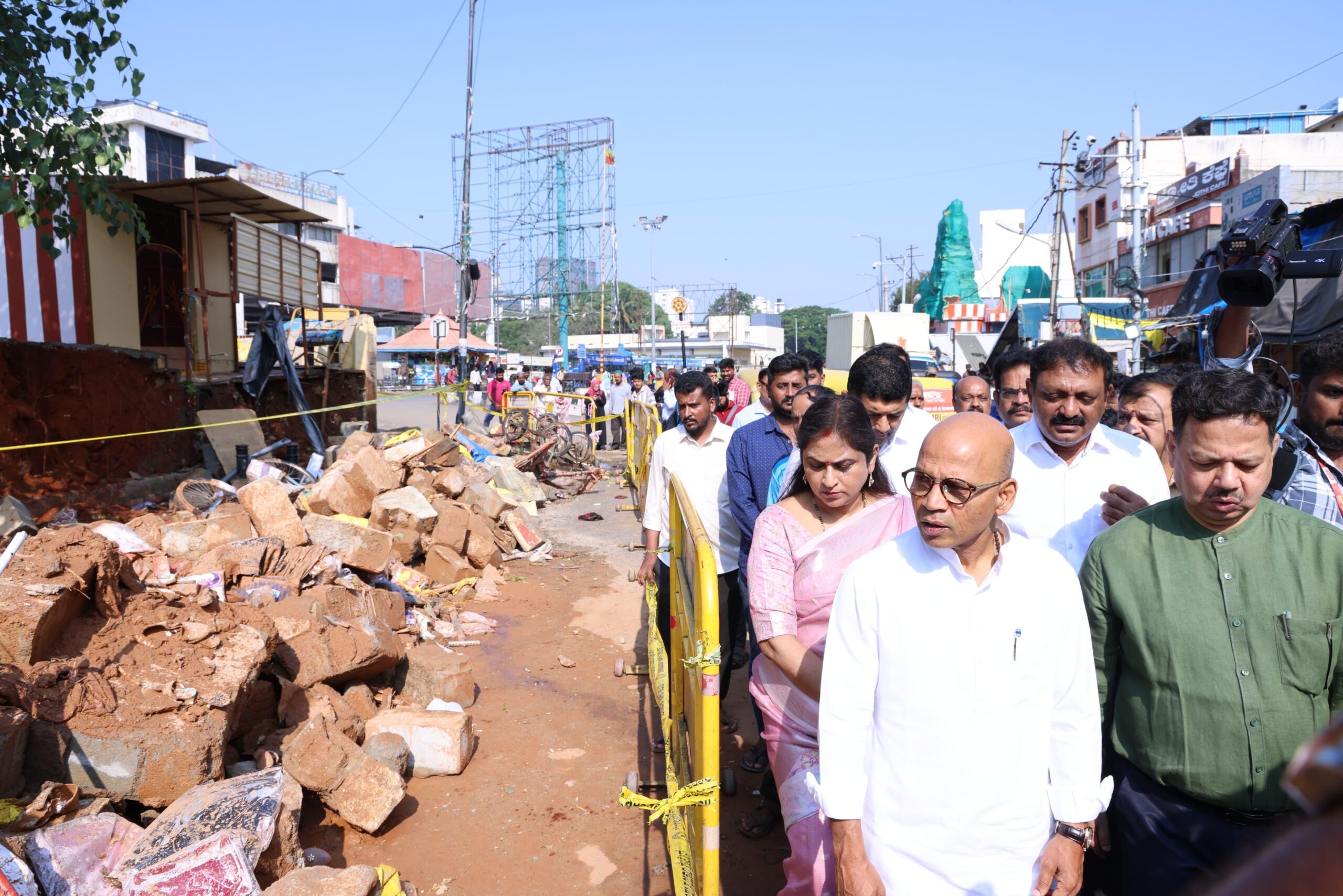 ಶಿಥಿಲಾವಸ್ಥೆಯಲ್ಲಿರುವ ಆಸ್ಪತ್ರೆ ಕಟ್ಟಡಗಳು, ಕಾಂಪೌಂಡ್‌ಗಳ ಪರಿಶೀಲನೆಗೆ ಆದೇಶ: ಡಾ. ಶರಣಪ್ರಕಾಶ ಪಾಟೀಲ್