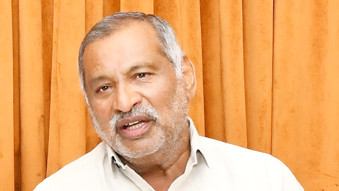 ದಿಢೀರ್ ಪ್ರತ್ಯಕ್ಷರಾದ J.C ಮಾಧುಸ್ವಾಮಿ; ಸ್ವಪಕ್ಷದ ನಾಯಕರ ವಿರುದ್ಧ ಬಹಿರಂಗ ಅಸಮಾಧಾನ.!