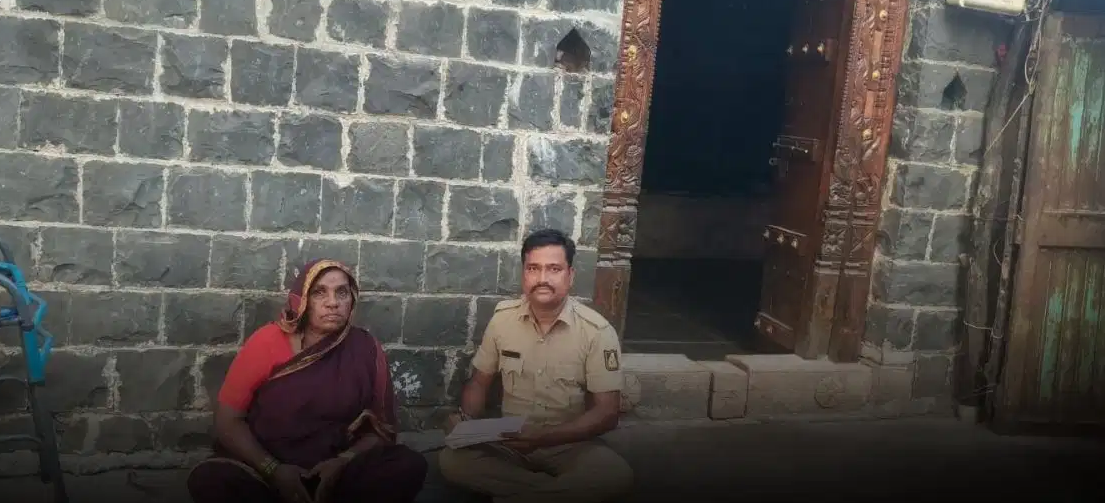 ವಿಜಯಪುರ ಪೊಲೀಸರ ಮಾನವೀಯ ಕಾರ್ಯಕ್ಕೆ ಮೆಚ್ಚುಗೆ: 73 ವೃದ್ಧರು, ಮಹಿಳೆಯರಿಗೆ ಸರ್ಕಾರಿ ಸೌಲಭ್ಯ..!